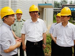 　　副省長黃關(guān)春來尊龍凱時(shí)-人生就是搏常德公司檢查調(diào)研安全生產(chǎn)工作